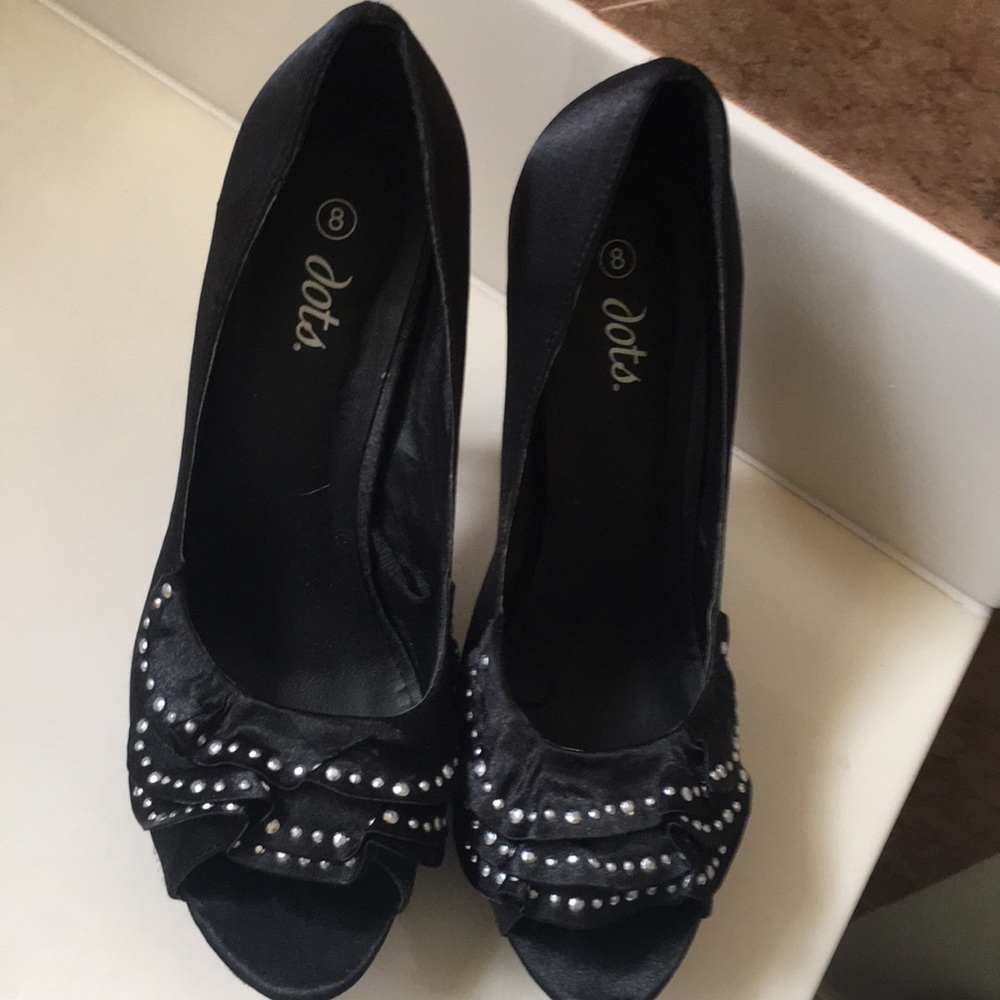 High heeled dots